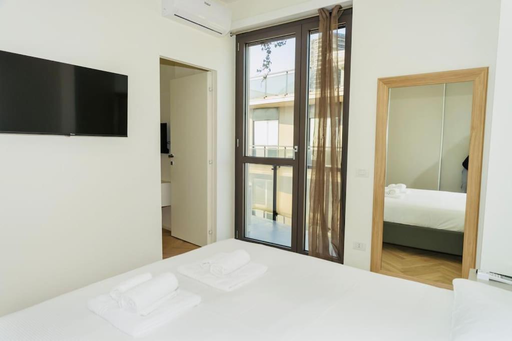 Sky View -Porta Nuova- Appartamento 2 Con Balcone Milano Dış mekan fotoğraf